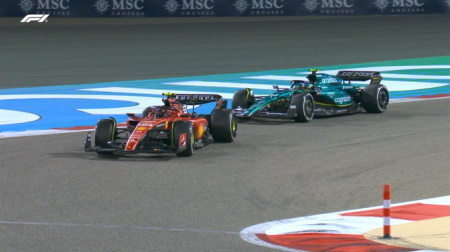 フェラーリ、サインツ号のマシンをスタート前に破損させる＠F1バーレーンGP