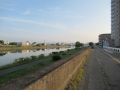 230521神崎川と自転車道を見下ろして進む