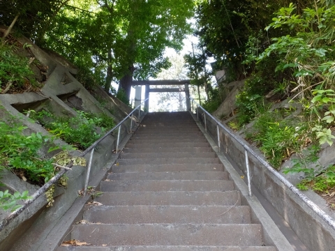 子之神社参道の急階段