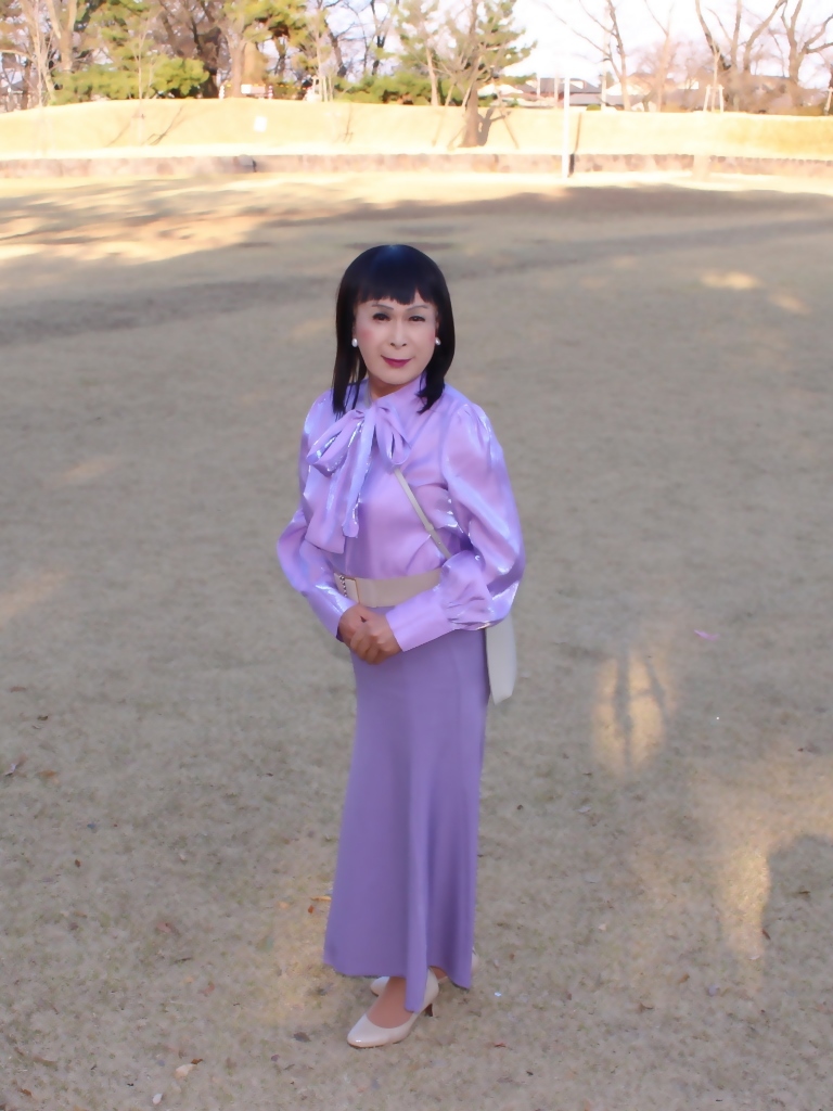 紫ブラウス紫マーメイドスカート公園D(4)