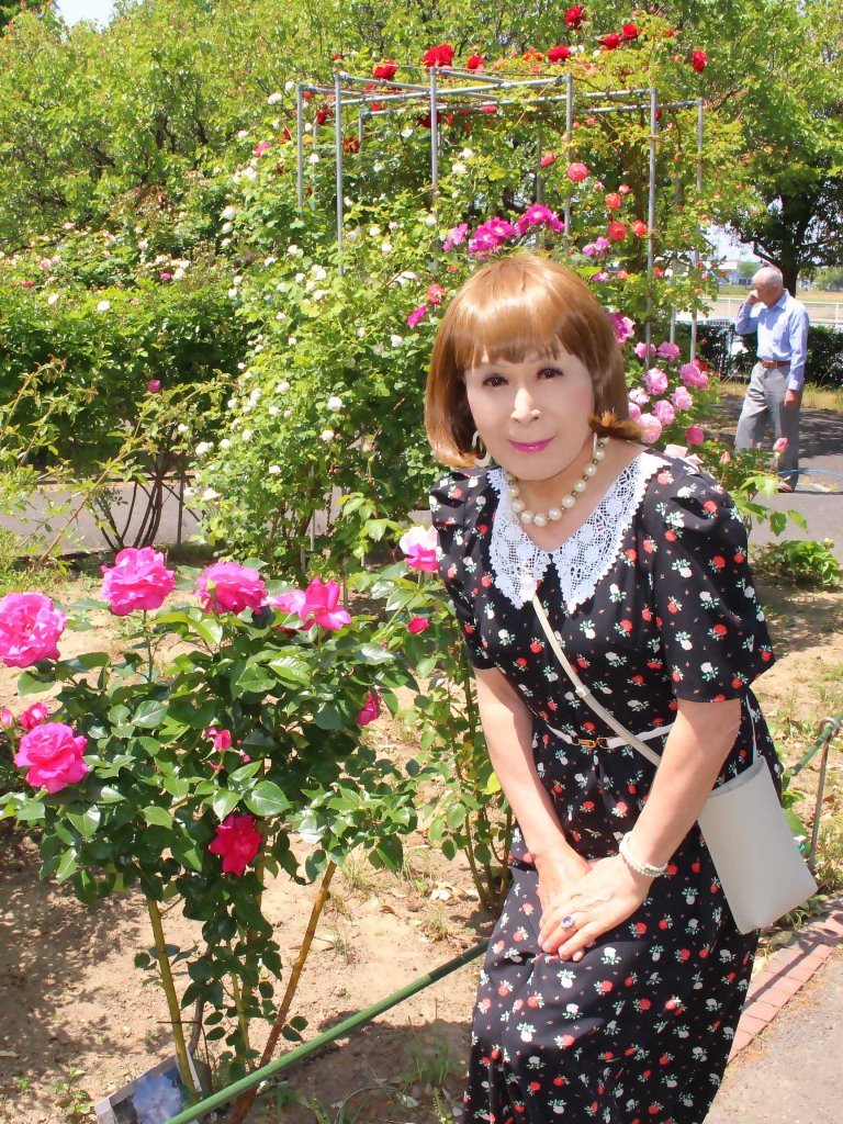 小花柄のワンピース薔薇園B(7)